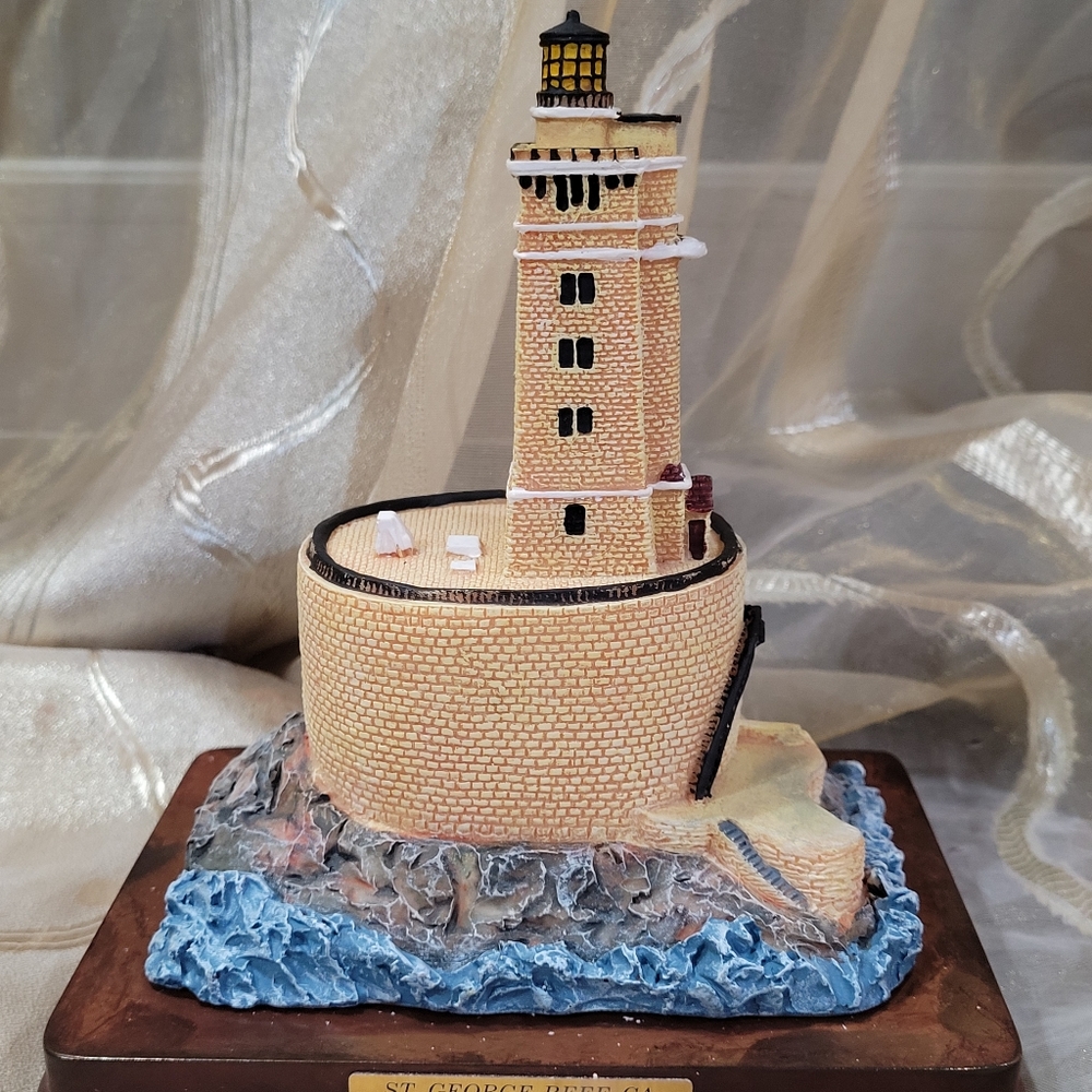 Oneida studios Lighthouse. Nautical Home Decor - Picture 4 of 12